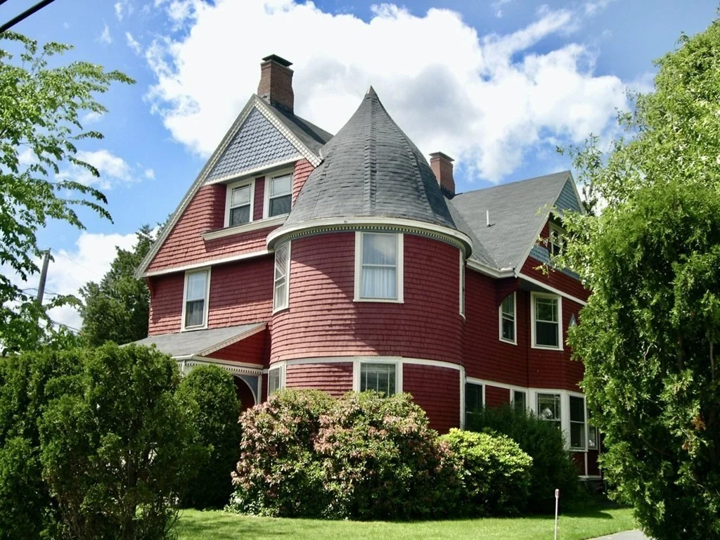 4 bed, 2 bath apartment for rent at 135 Lincoln St Unit 2, Newton