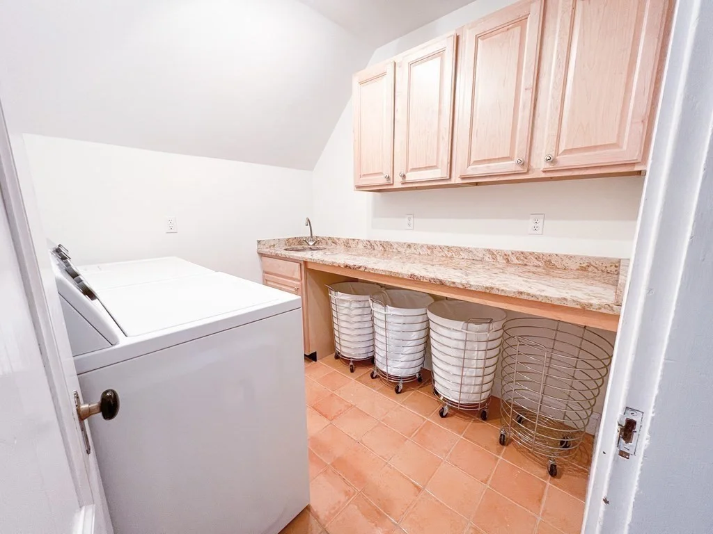 4 bed, 2 bath apartment for rent at 135 Lincoln St Unit 2, Newton — photo 13 of 27