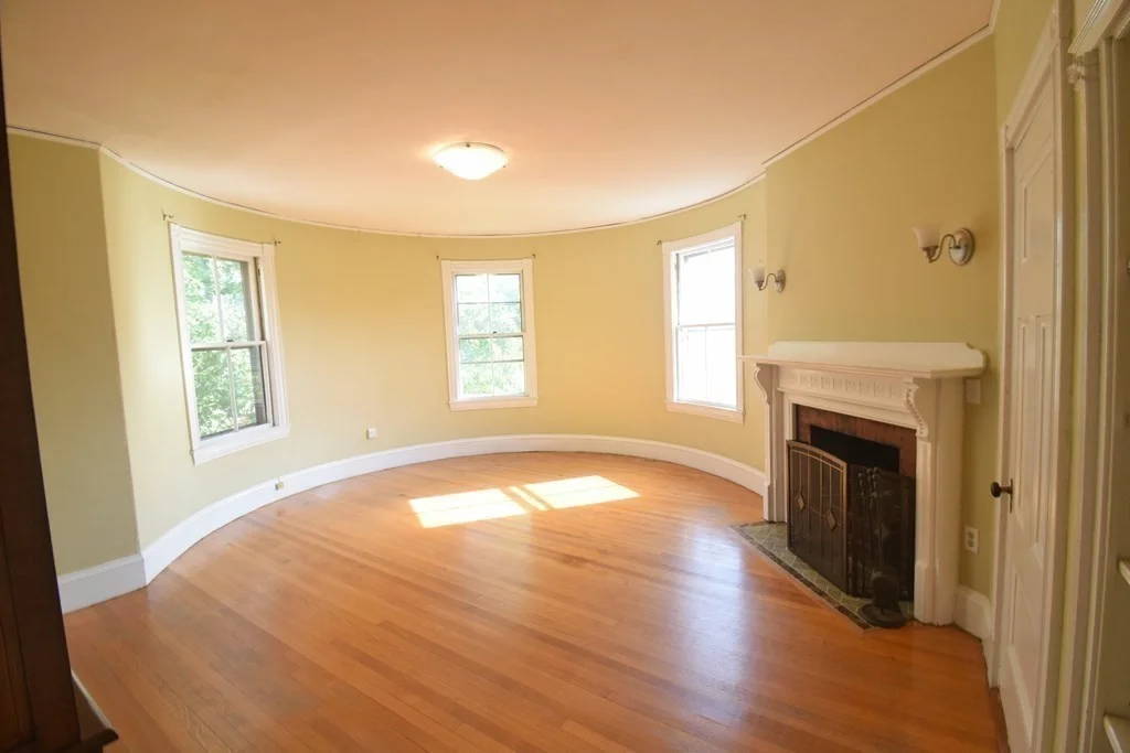 4 bed, 2 bath apartment for rent at 135 Lincoln St Unit 2, Newton — photo 3 of 27