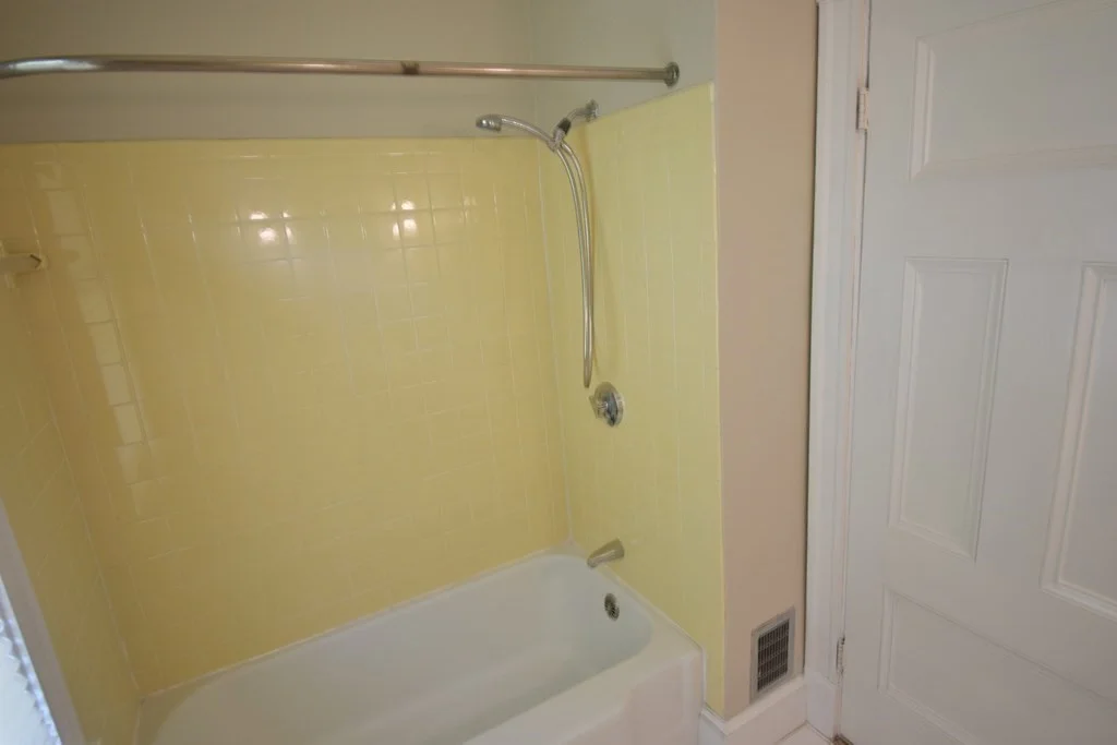 4 bed, 2 bath apartment for rent at 135 Lincoln St Unit 2, Newton — photo 12 of 27