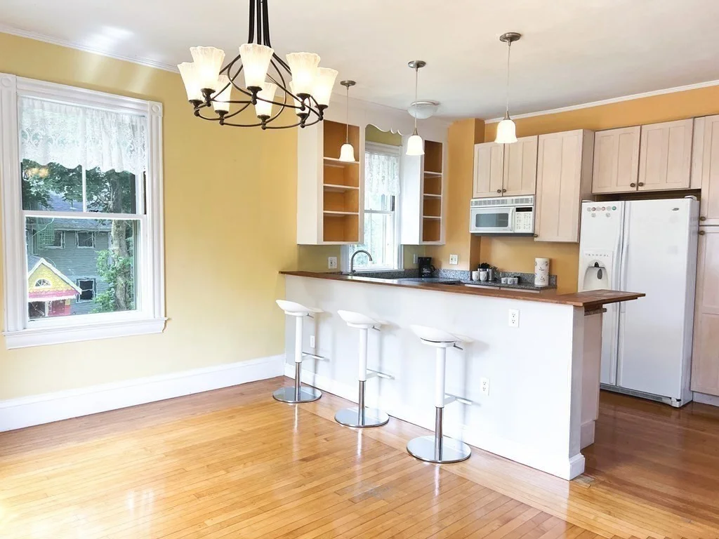 4 bed, 2 bath apartment for rent at 135 Lincoln St Unit 2, Newton — photo 8 of 27