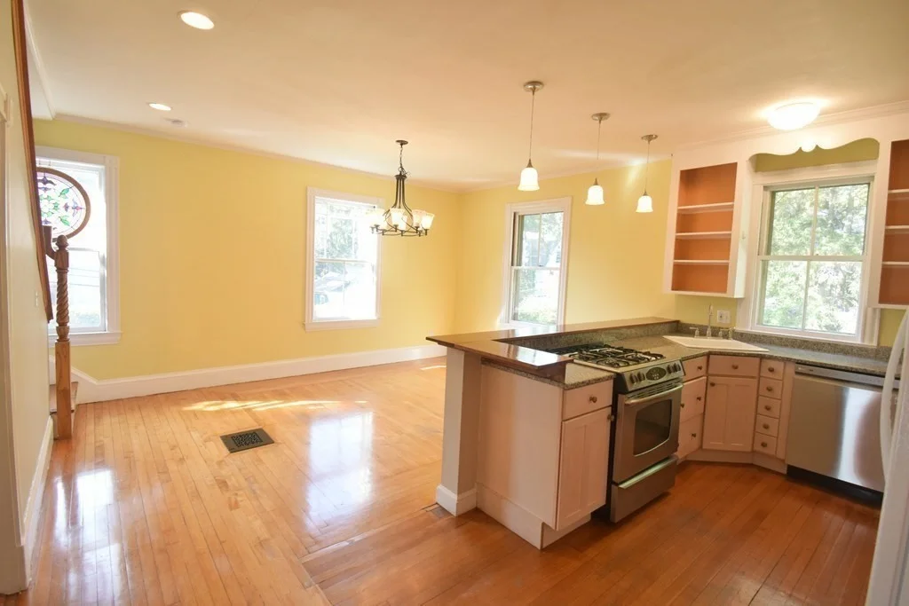 4 bed, 2 bath apartment for rent at 135 Lincoln St Unit 2, Newton — photo 6 of 27