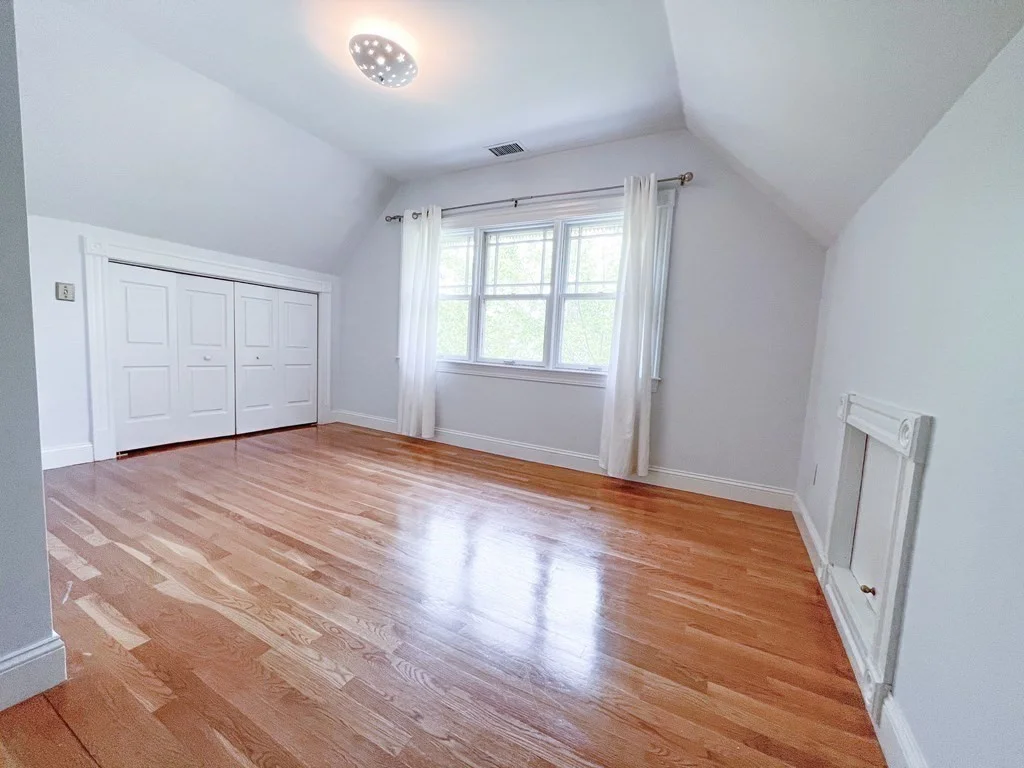 4 bed, 2 bath apartment for rent at 135 Lincoln St Unit 2, Newton — photo 21 of 27