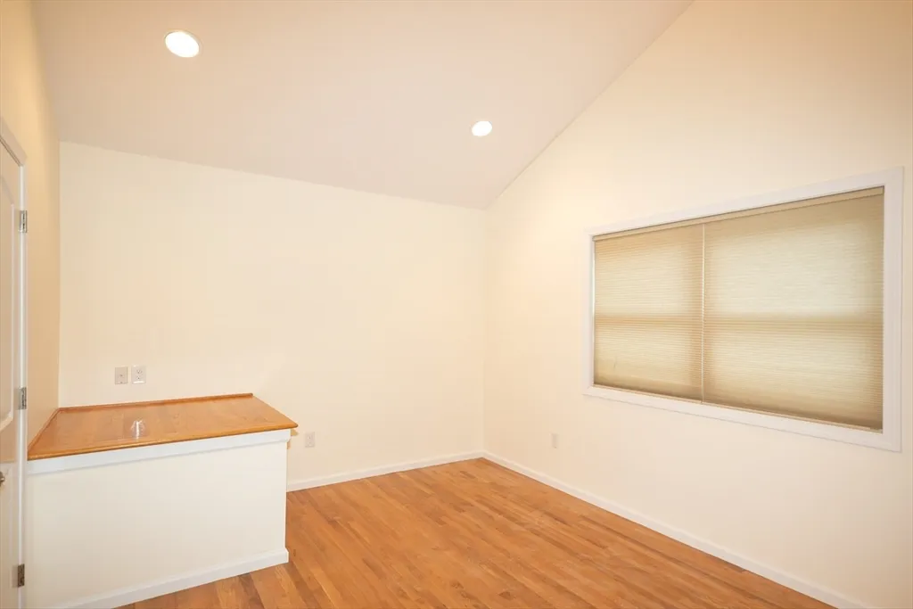 4 bed, 2 bath apartment for rent at 135 Maple St, Lexington — photo 17 of 22