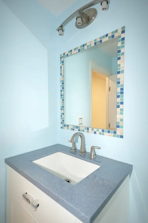4 bed, 2 bath apartment for rent at 135 Maple St, Lexington — photo 14 of 22