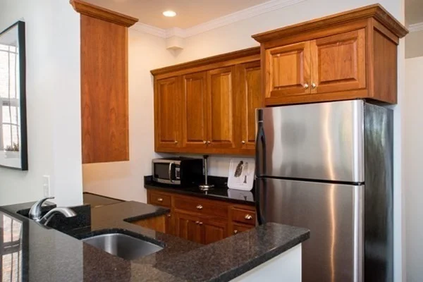 Studio bed, 1 bath apartment for rent at 135 Marlborough St Unit 1, Back Bay — photo 9 of 15