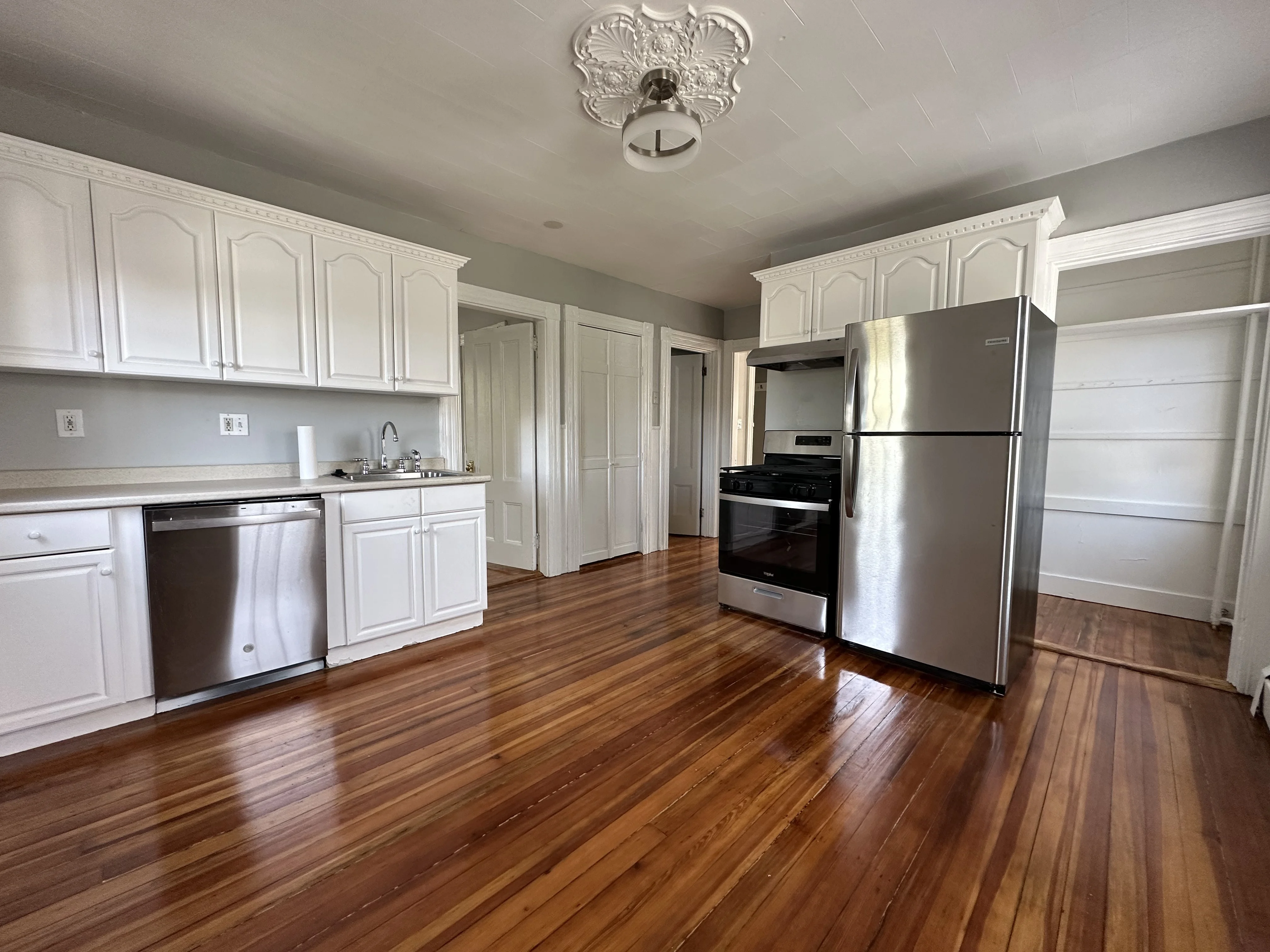 4 bed, 2 bath apartment for rent at 135 Nonantum, Brighton — photo 13 of 13