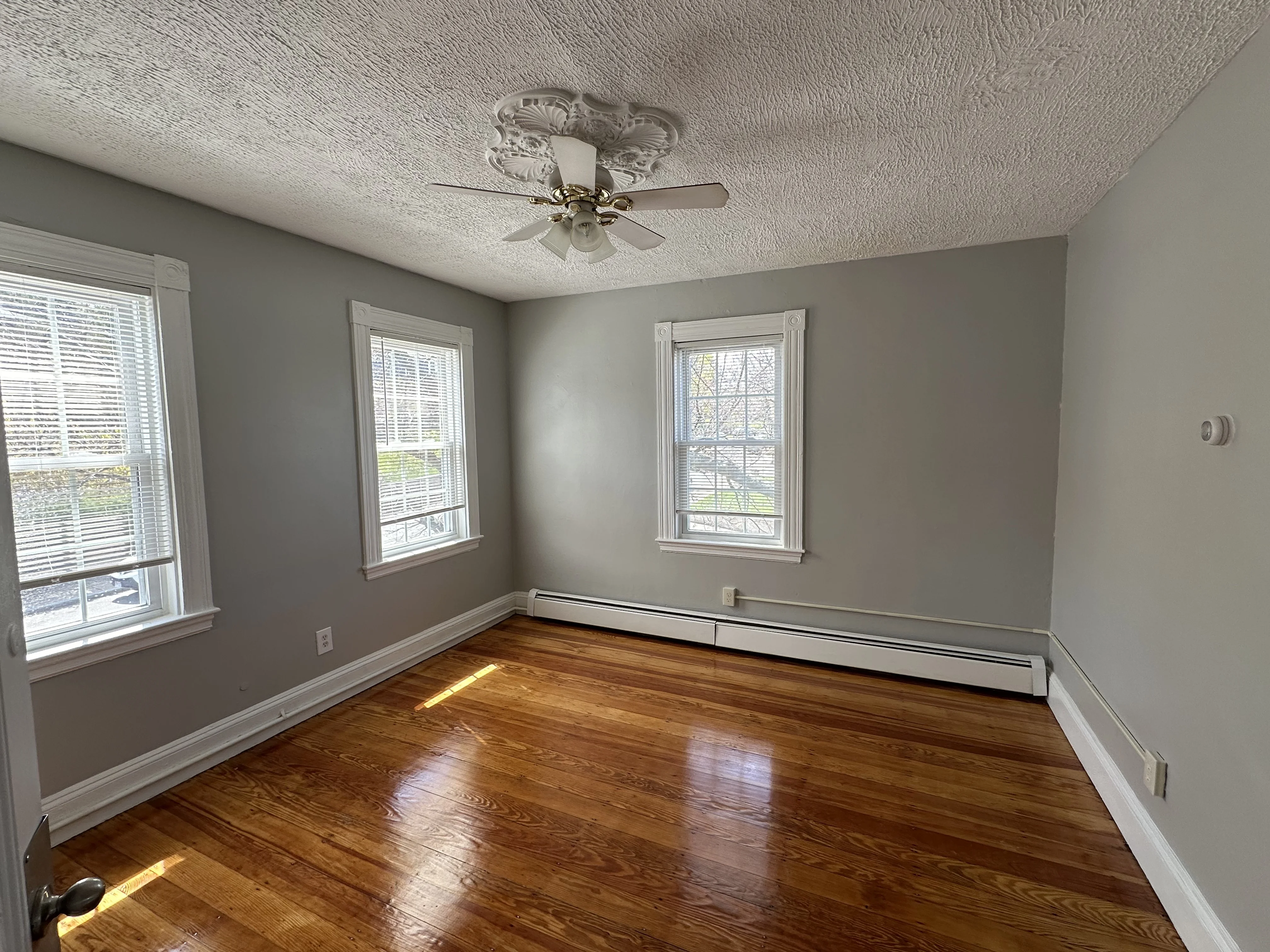 4 bed, 2 bath apartment for rent at 135 Nonantum, Brighton — photo 7 of 13
