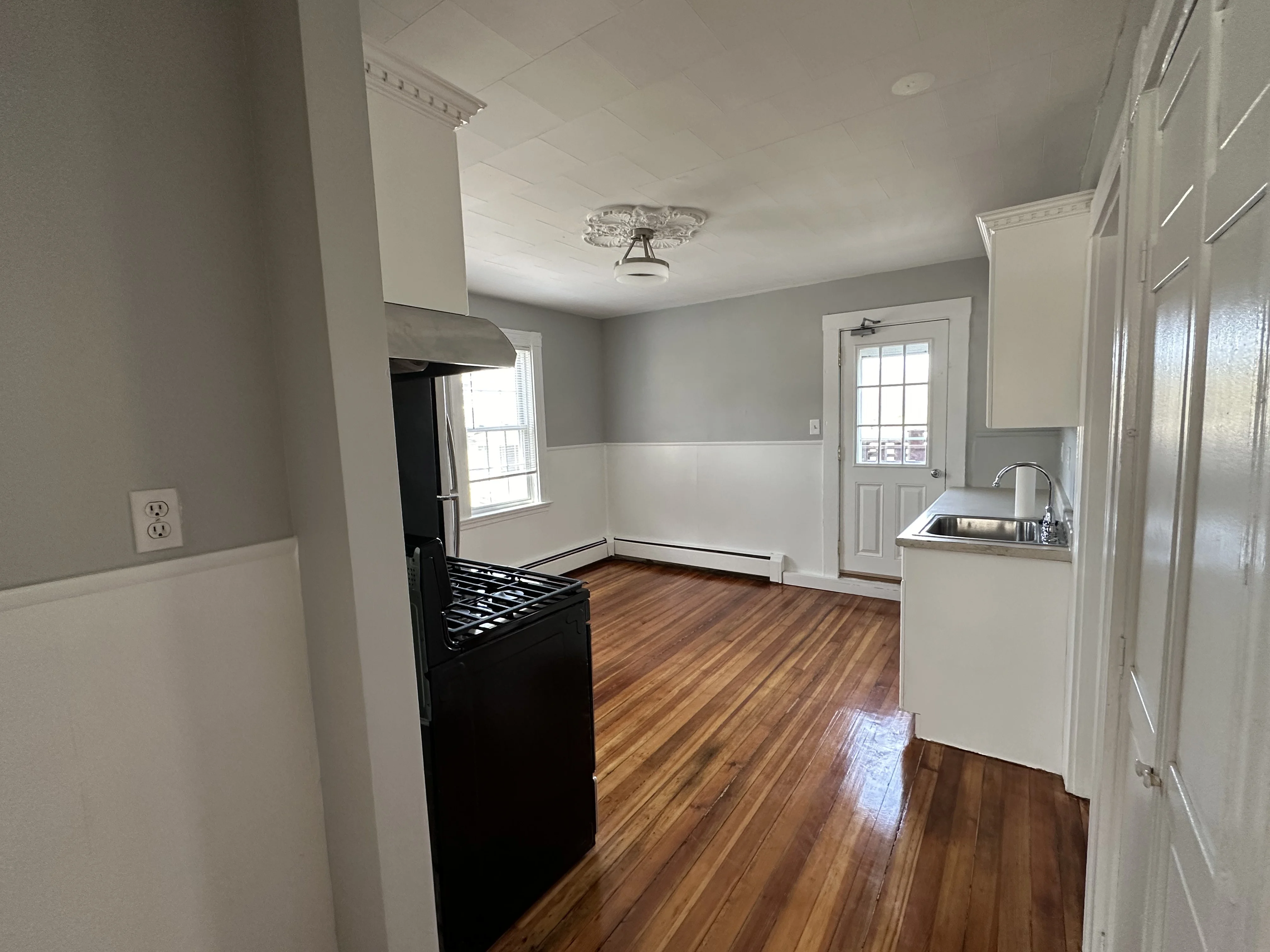 4 bed, 2 bath apartment for rent at 135 Nonantum, Brighton — photo 10 of 13