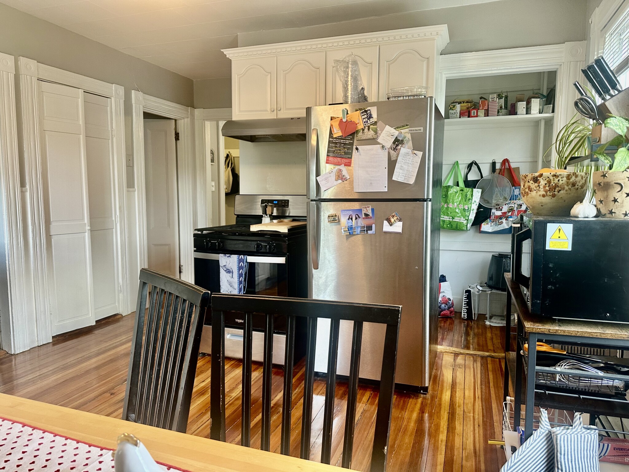 5 bed, 2 bath apartment for rent at 135 Nonantum Unit 2, Brighton — photo 10 of 32