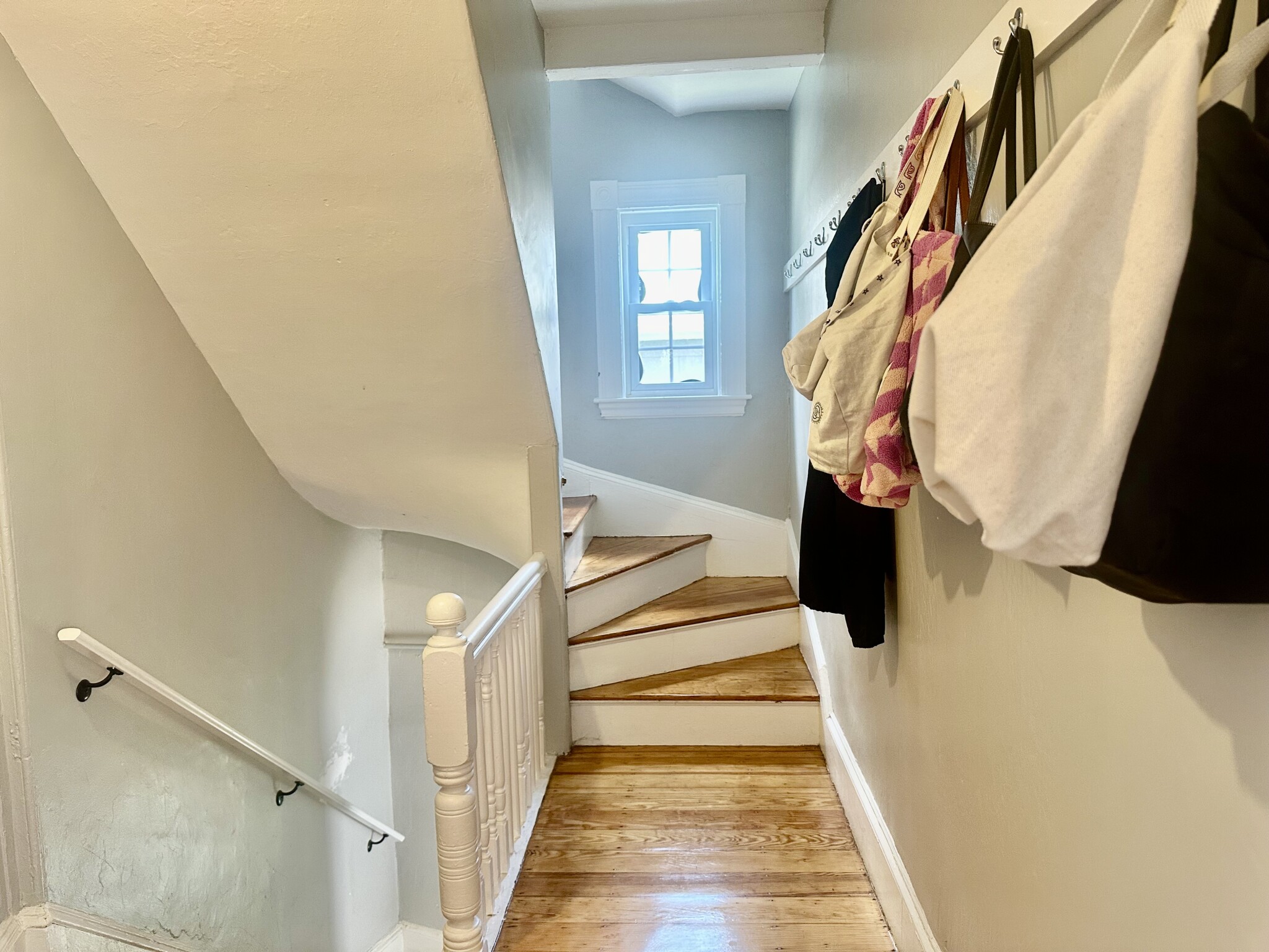 5 bed, 2 bath apartment for rent at 135 Nonantum Unit 2, Brighton — photo 14 of 32