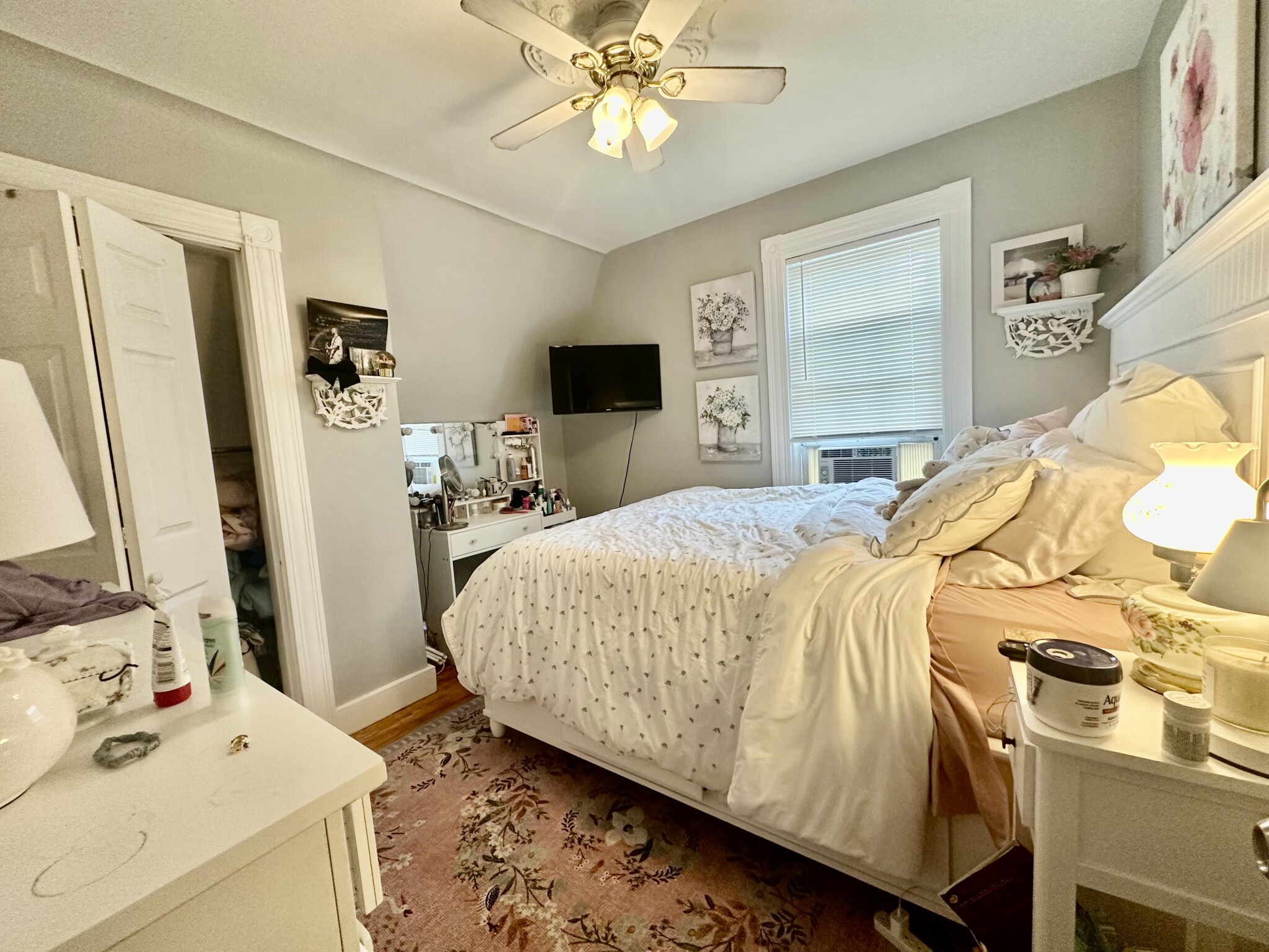 5 bed, 2 bath apartment for rent at 135 Nonantum Unit 2, Brighton — photo 18 of 32