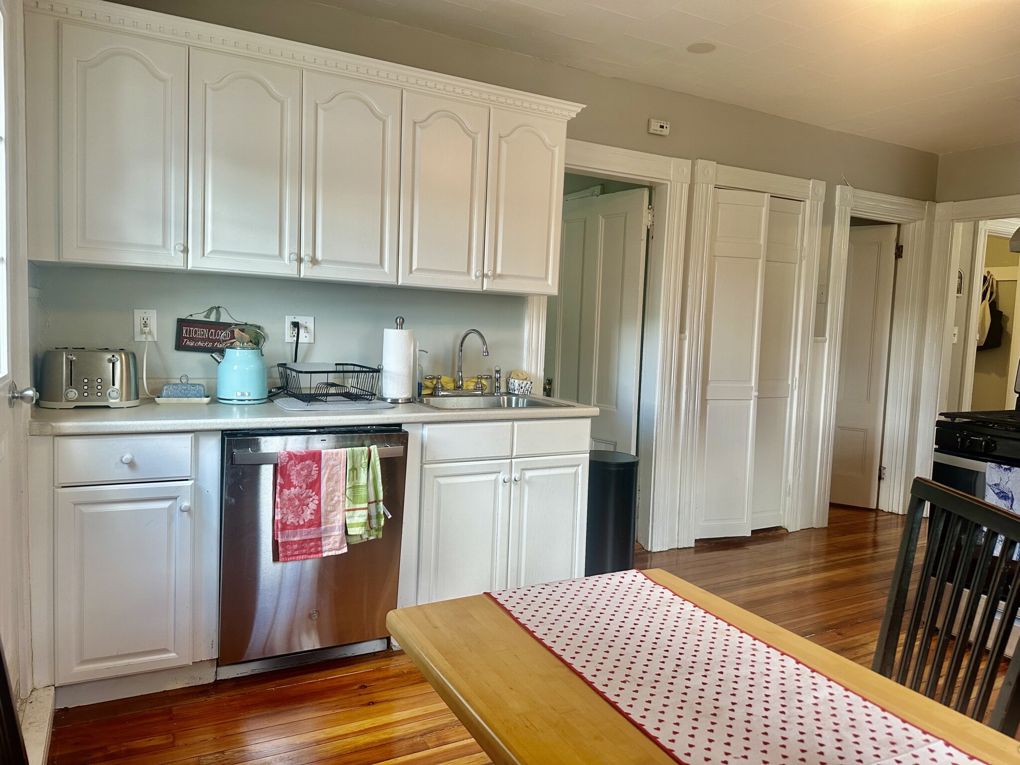 5 bed, 2 bath apartment for rent at 135 Nonantum Unit 2, Brighton — photo 9 of 32