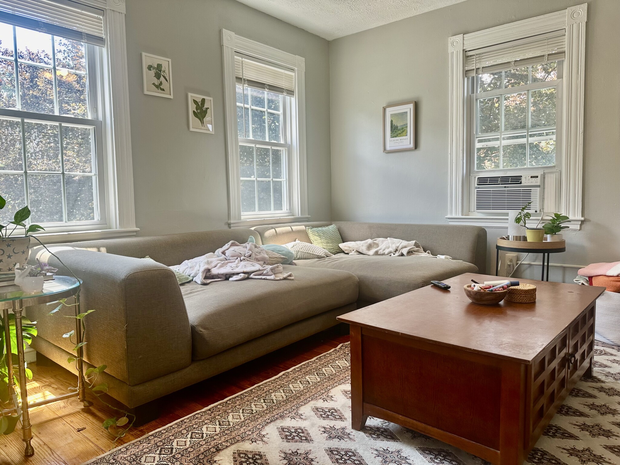 5 bed, 2 bath apartment for rent at 135 Nonantum Unit 2, Brighton — photo 4 of 32