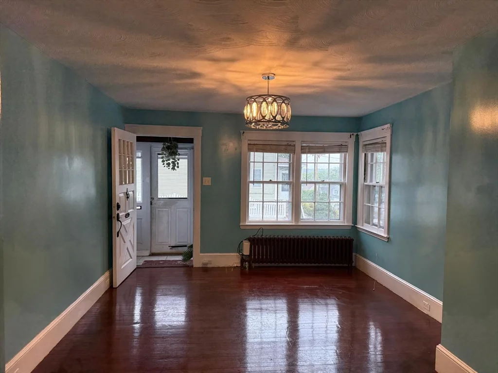 2 bed, 1 bath apartment for rent at 135 Pearl St, Lawrence — photo 2 of 11