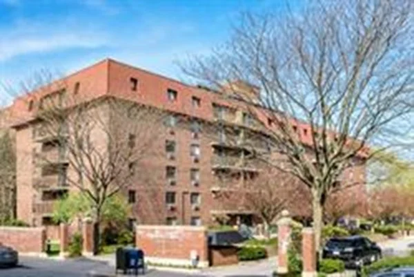 1 bed, 1 bath apartment for rent at 135 Pleasant St Unit 310, Coolidge Corner — photo 1 of 14