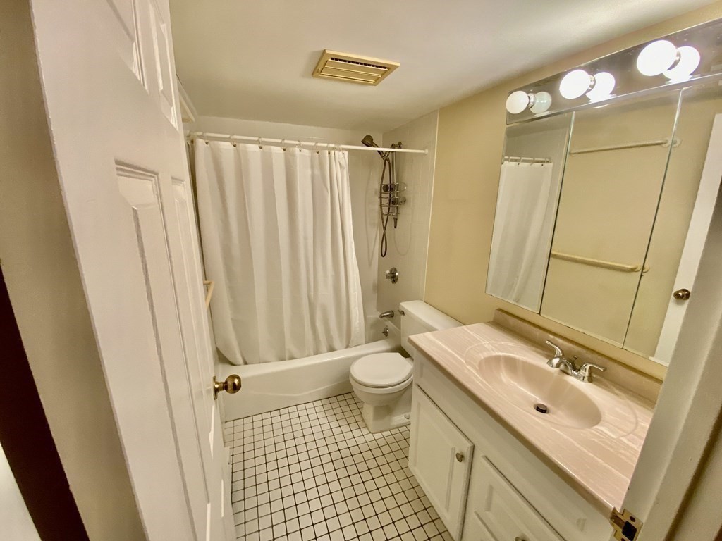 2 bed, 1 bath apartment for rent at 135 Pleasant St Unit 406, North Brookline — photo 10 of 18