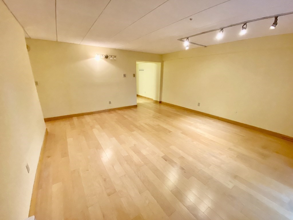 2 bed, 1 bath apartment for rent at 135 Pleasant St Unit 406, North Brookline — photo 3 of 18