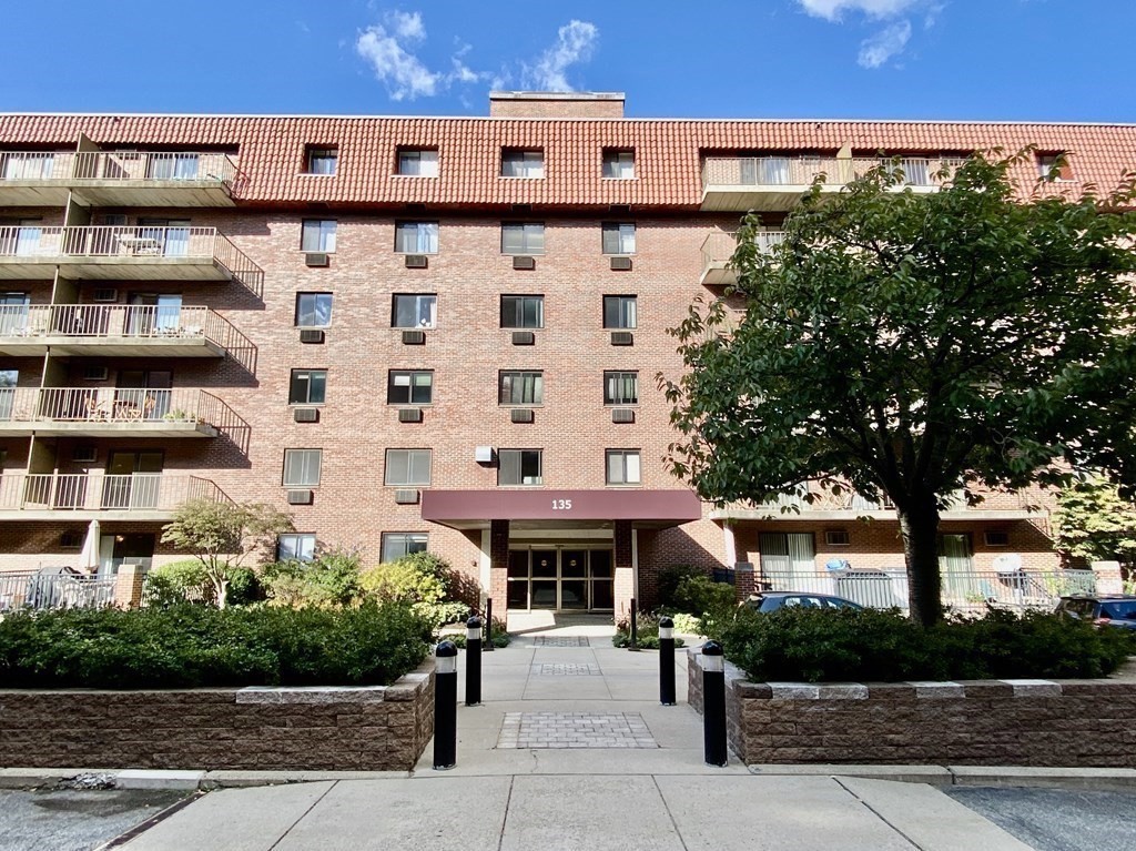 2 bed, 1 bath apartment for rent at 135 Pleasant St Unit 406, North Brookline — photo 18 of 18