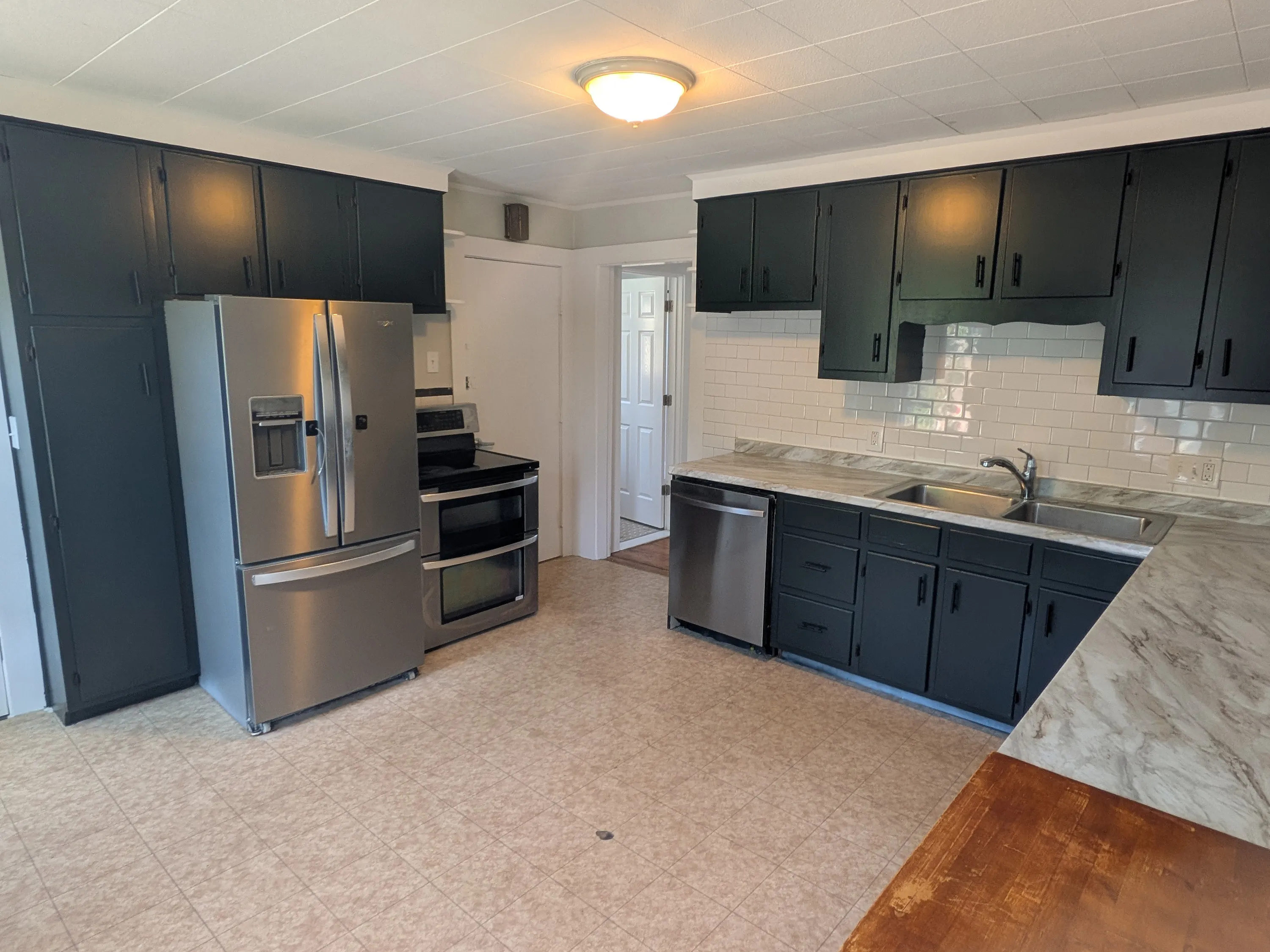 3 bed, 1 bath apartment for rent at 135 Readville St Unit 2, Readville — photo 3 of 3