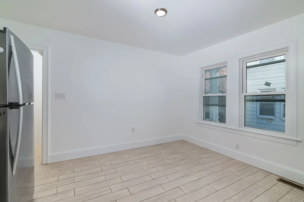 3 bed, 2 bath apartment for rent at 135 Safford St Unit 1, Quincy — photo 3 of 10