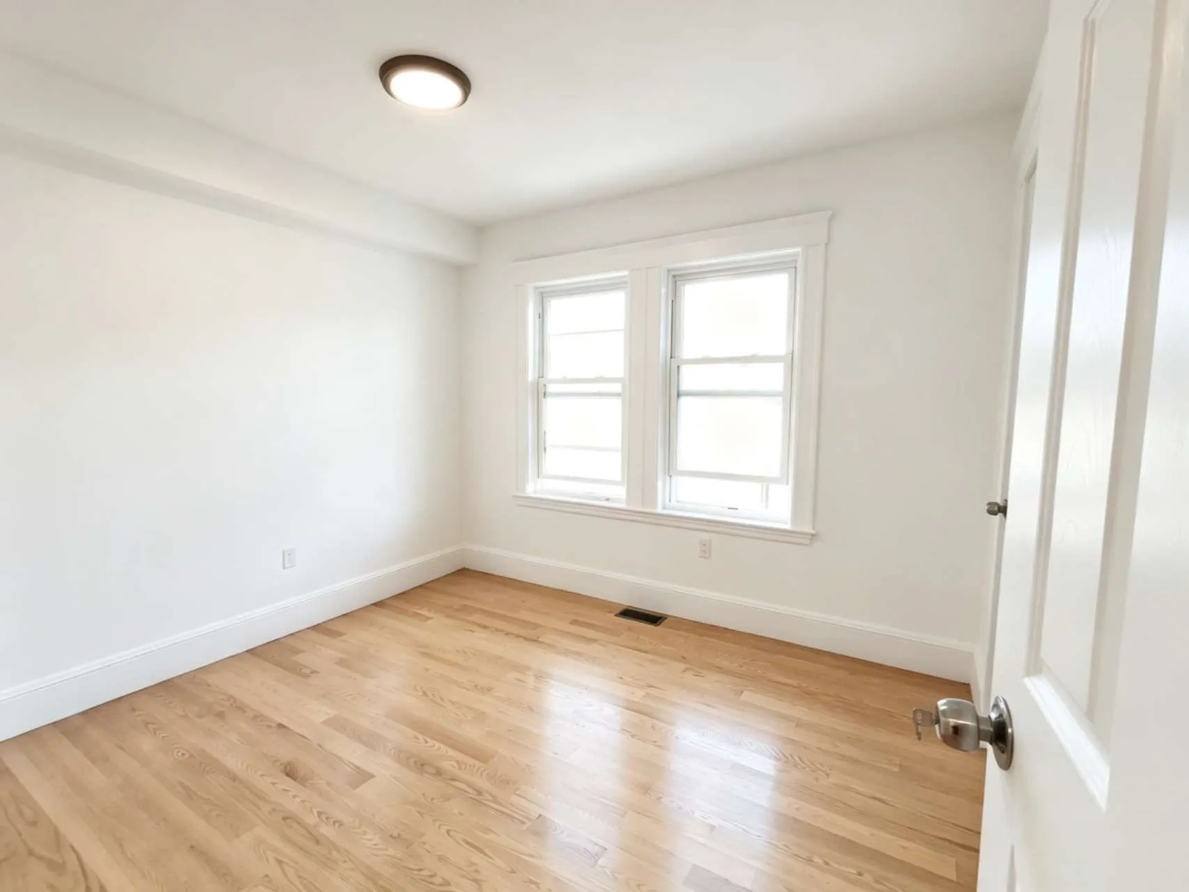 3 bed, 2 bath apartment for rent at 135 Safford St Unit 1, Quincy — photo 20 of 25
