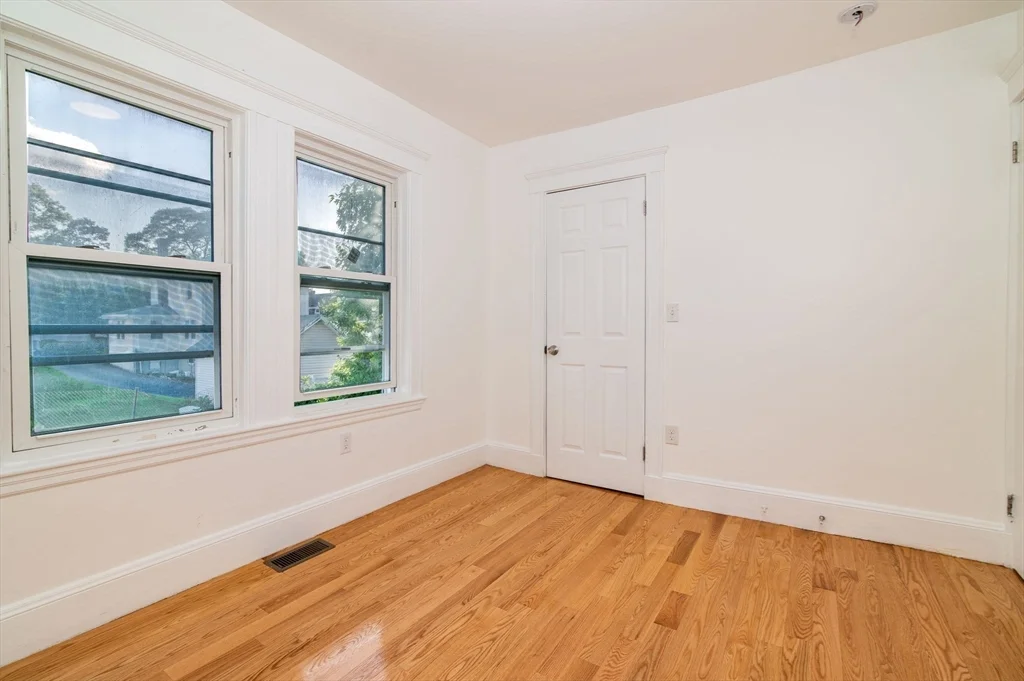 3 bed, 2 bath apartment for rent at 135 Safford St Unit 1, Quincy — photo 8 of 10
