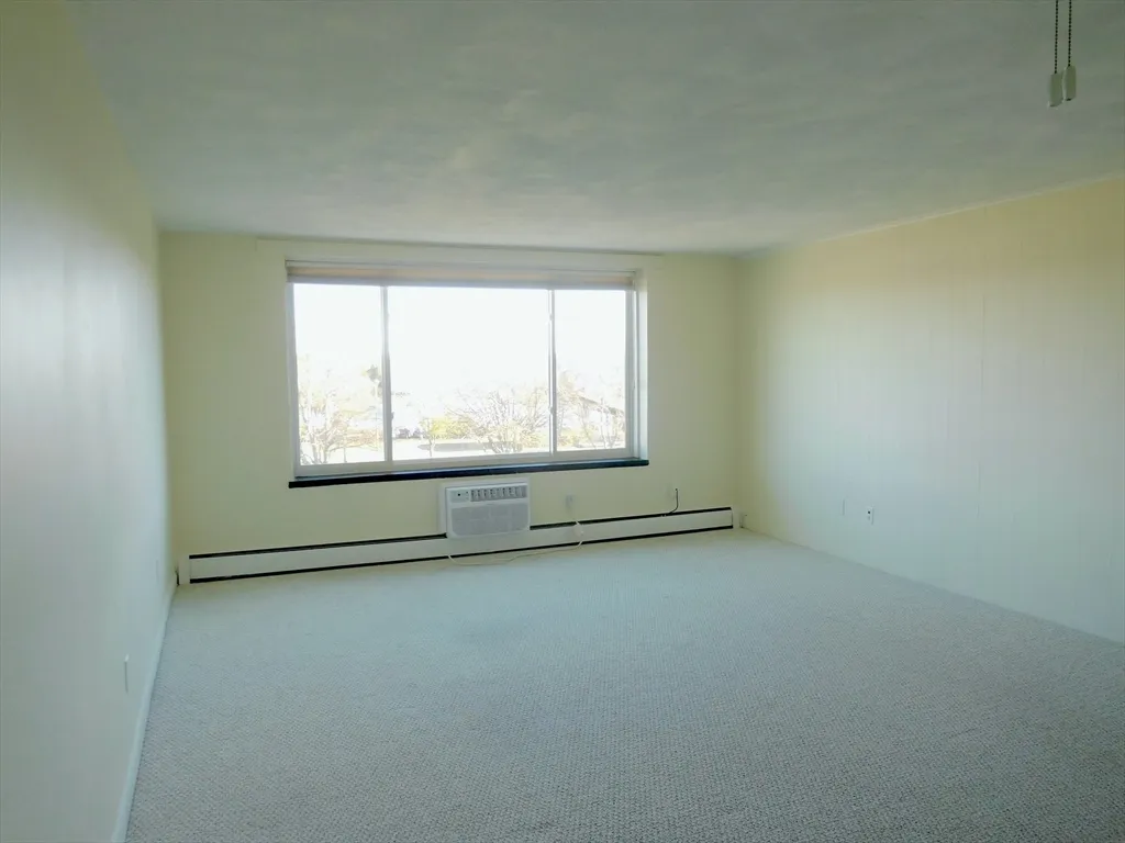 1 bed, 1 bath apartment for rent at 135 Scranton Ave Unit 406, Falmouth — photo 7 of 13
