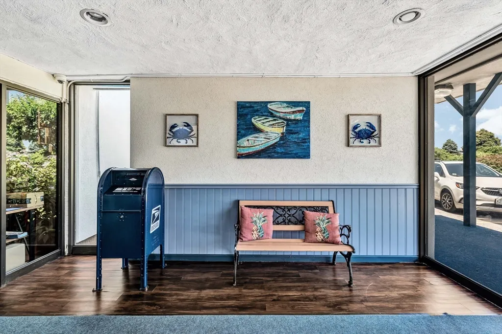 1 bed, 1 bath apartment for rent at 135 Scranton Ave Unit 406, Falmouth — photo 3 of 13