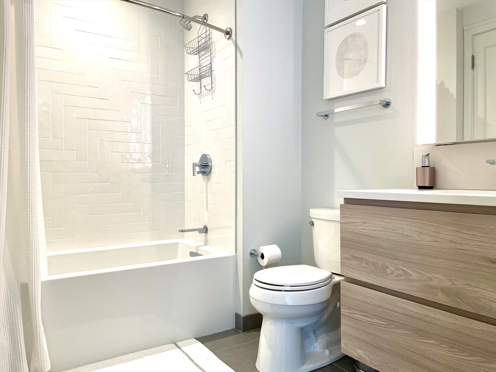2 bed, 2 bath apartment for rent at 135 Seaport Blvd Unit 1105, Seaport District — photo 10 of 34