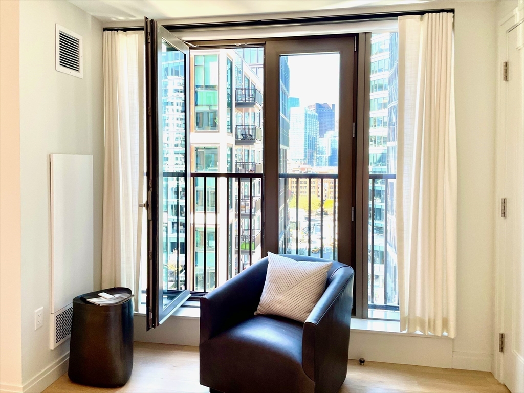 2 bed, 2 bath apartment for rent at 135 Seaport Blvd Unit 1105, Seaport District — photo 6 of 34