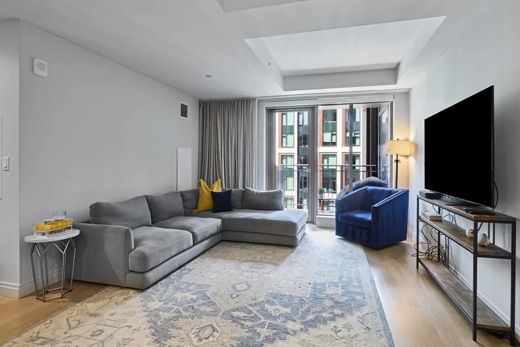 2 bed, 2 bath apartment for rent at 135 Seaport Blvd Unit 1109, Seaport District — photo 5 of 35