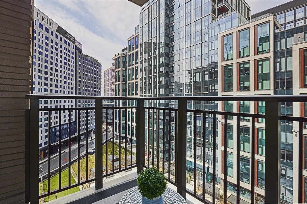 2 bed, 2 bath apartment for rent at 135 Seaport Blvd Unit 1109, Seaport District — photo 2 of 35
