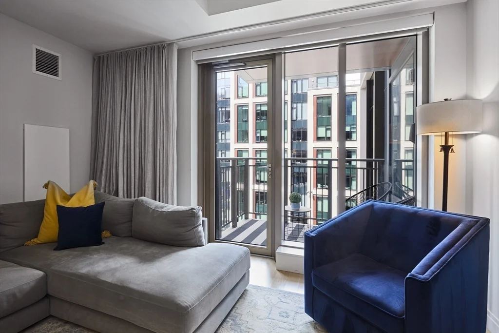 2 bed, 2 bath apartment for rent at 135 Seaport Blvd Unit 1109, Seaport District — photo 3 of 35