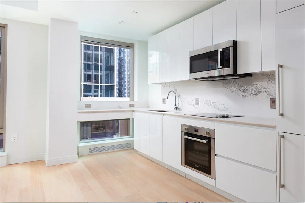Studio bed, 1 bath apartment for rent at 135 Seaport Blvd Unit 1612, Seaport District — photo 6 of 18
