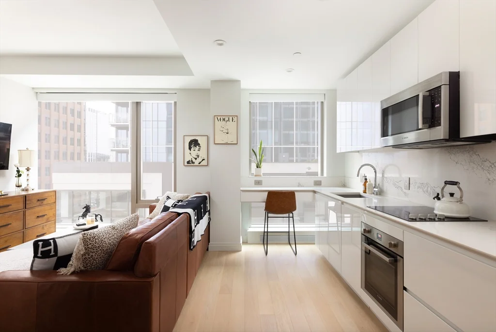 Studio bed, 1 bath apartment for rent at 135 Seaport Blvd Unit 1612, Seaport District