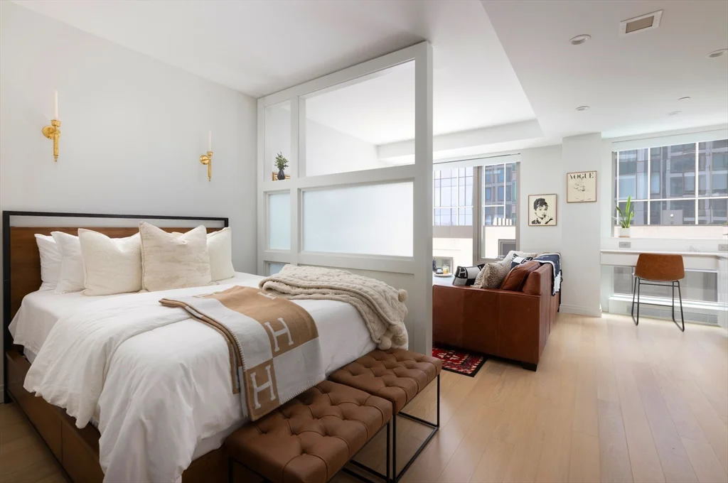 Studio bed, 1 bath apartment for rent at 135 Seaport Blvd Unit 1612, Seaport District — photo 2 of 18