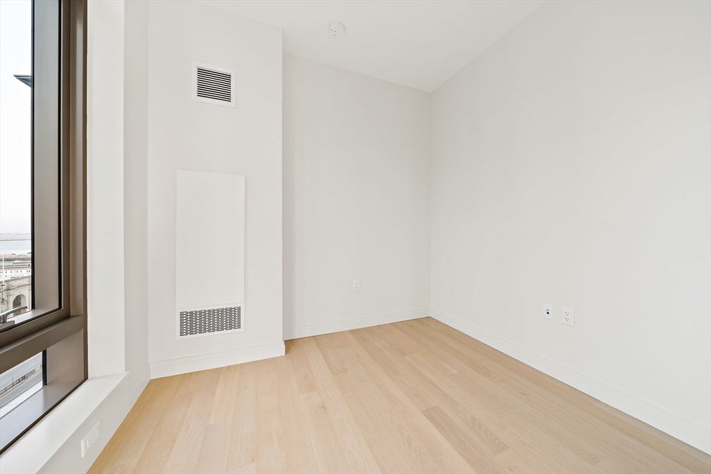1 bed, 1 bath apartment for rent at 135 Seaport Blvd Unit 1703, Seaport District — photo 17 of 31