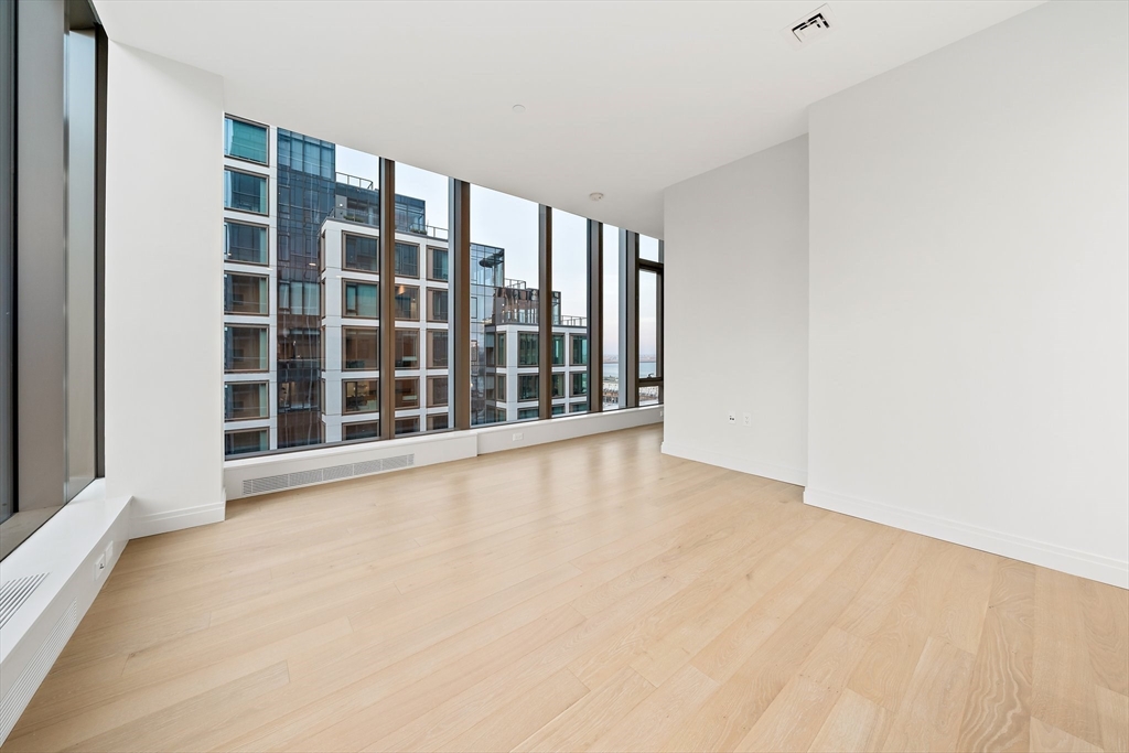 1 bed, 1 bath apartment for rent at 135 Seaport Blvd Unit 1703, Seaport District — photo 10 of 31