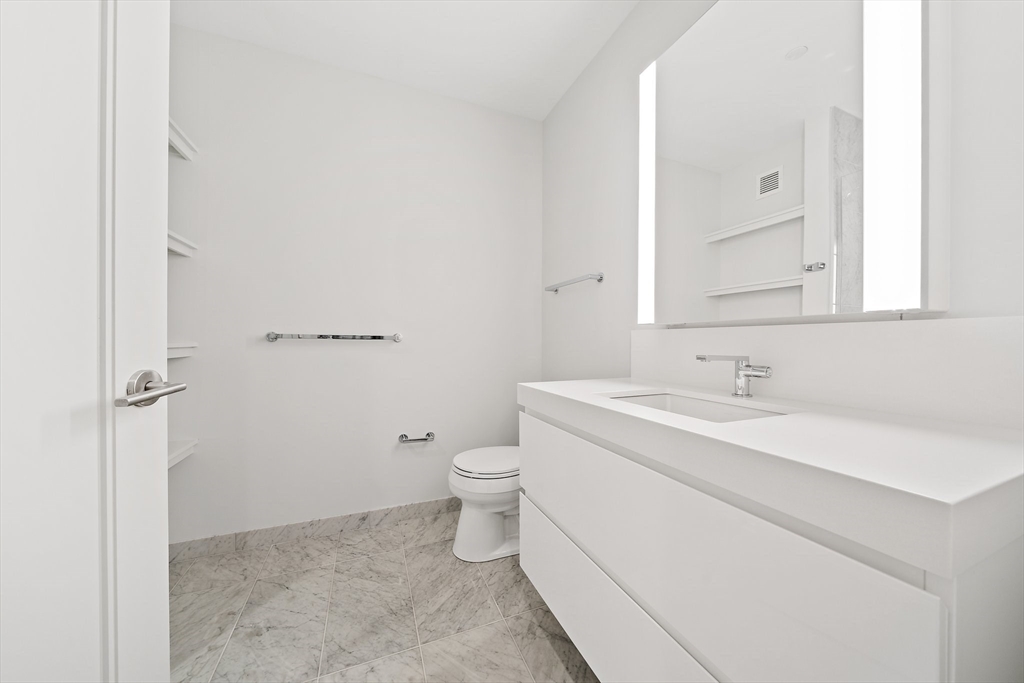 1 bed, 1 bath apartment for rent at 135 Seaport Blvd Unit 1703, Seaport District — photo 14 of 31