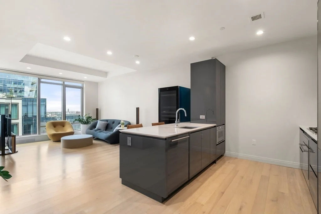 2 bed, 2 bath apartment for rent at 135 Seaport Blvd Unit 1901, Seaport District — photo 3 of 14