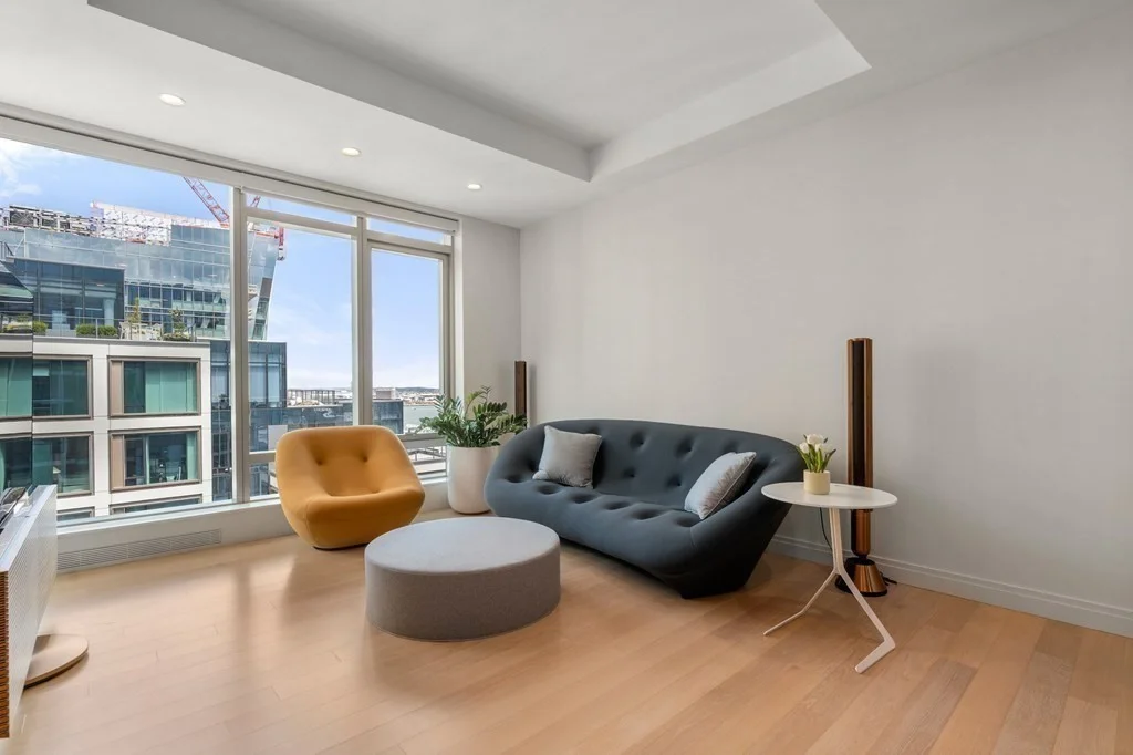 2 bed, 2 bath apartment for rent at 135 Seaport Blvd Unit 1901, Seaport District — photo 2 of 14