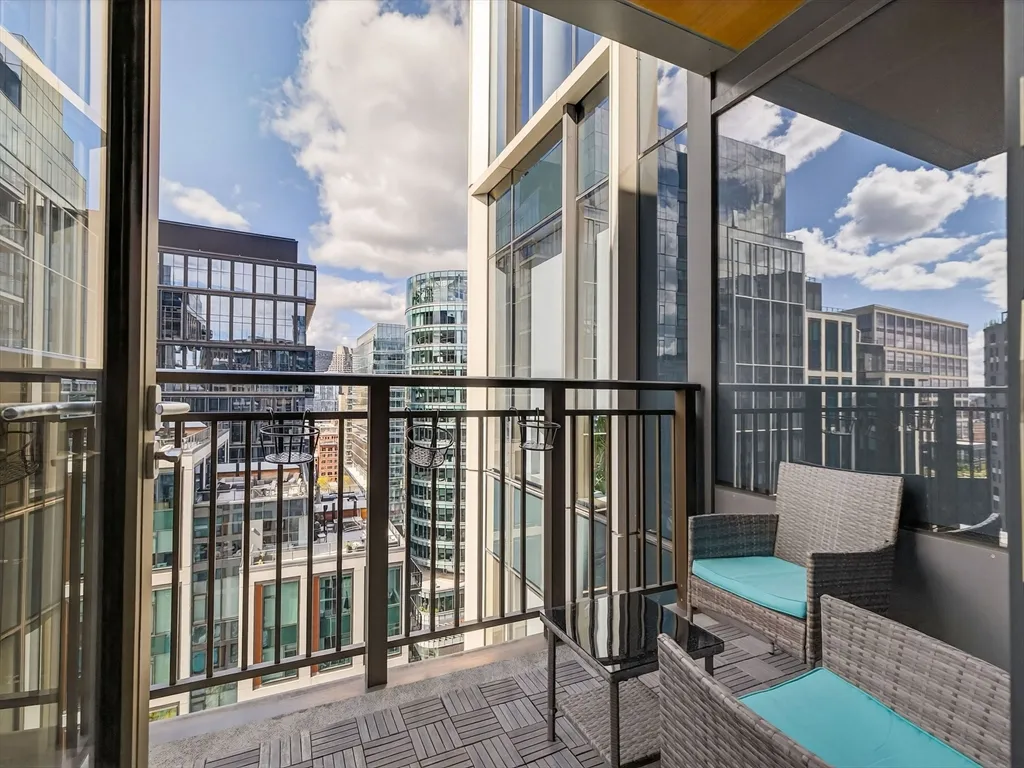 2 bed, 2 bath apartment for rent at 135 Seaport Blvd Unit 1907, Seaport District — photo 9 of 13