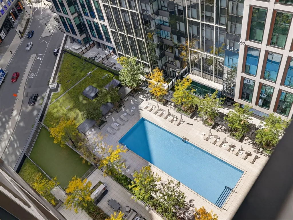 2 bed, 2 bath apartment for rent at 135 Seaport Blvd Unit 1907, Seaport District — photo 11 of 13