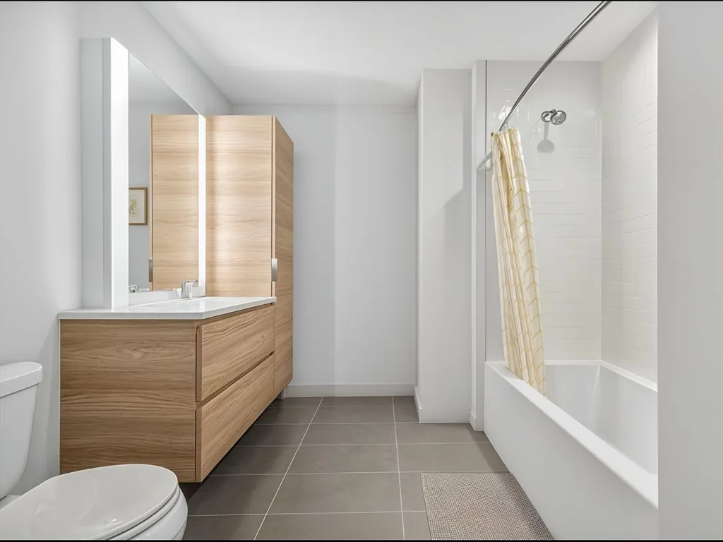 2 bed, 2 bath apartment for rent at 135 Seaport Blvd Unit 1907, Seaport District — photo 4 of 13