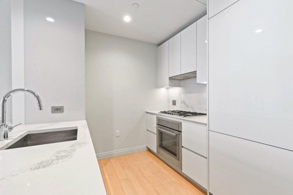 1 bed, 1 bath apartment for rent at 135 Seaport Blvd Unit 532, Seaport District — photo 4 of 42