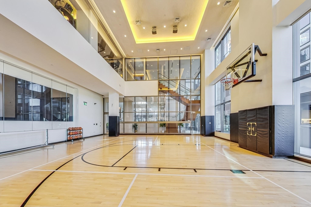 1 bed, 1 bath apartment for rent at 135 Seaport Blvd Unit 532, Seaport District — photo 34 of 42