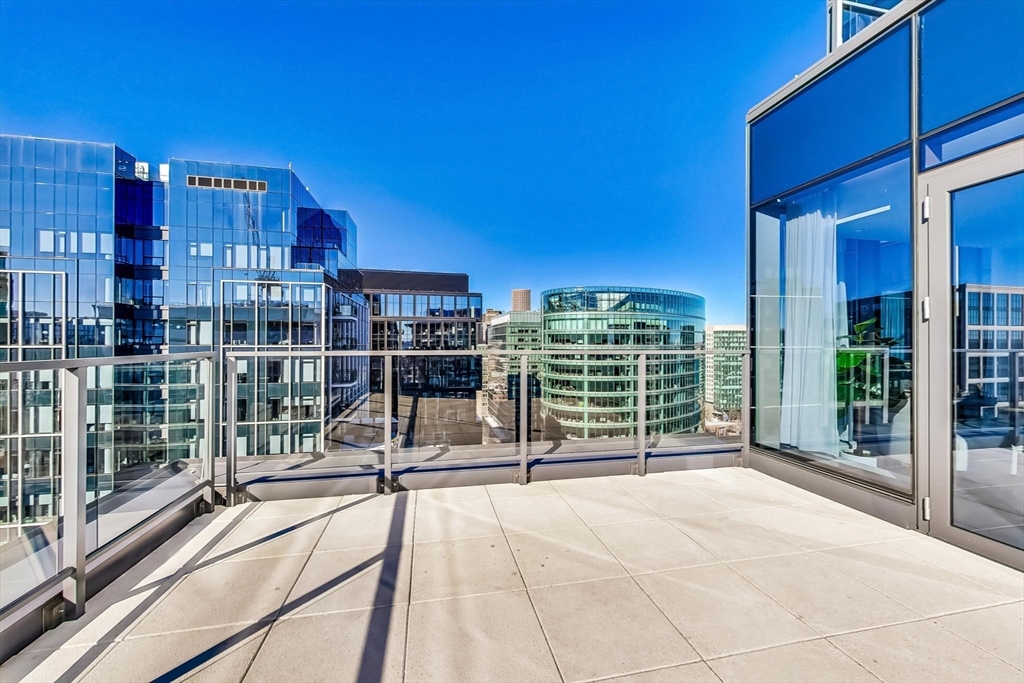 1 bed, 1 bath apartment for rent at 135 Seaport Blvd Unit 532, Seaport District — photo 32 of 42