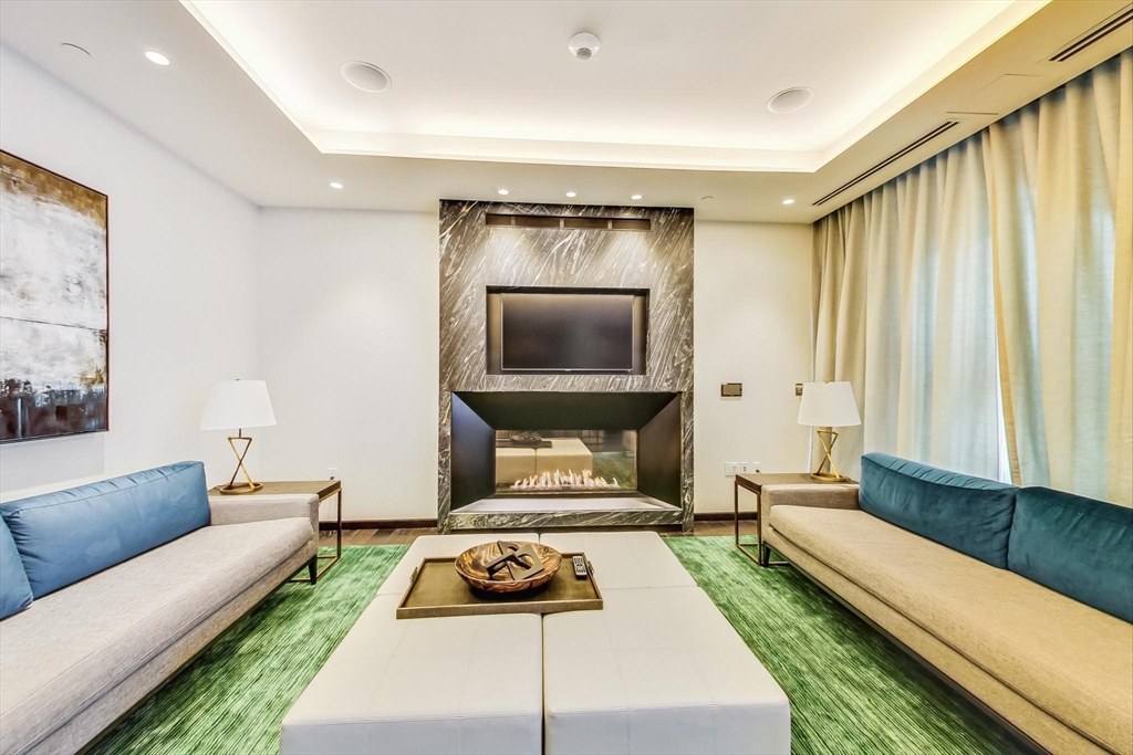 1 bed, 1 bath apartment for rent at 135 Seaport Blvd Unit 532, Seaport District — photo 19 of 42