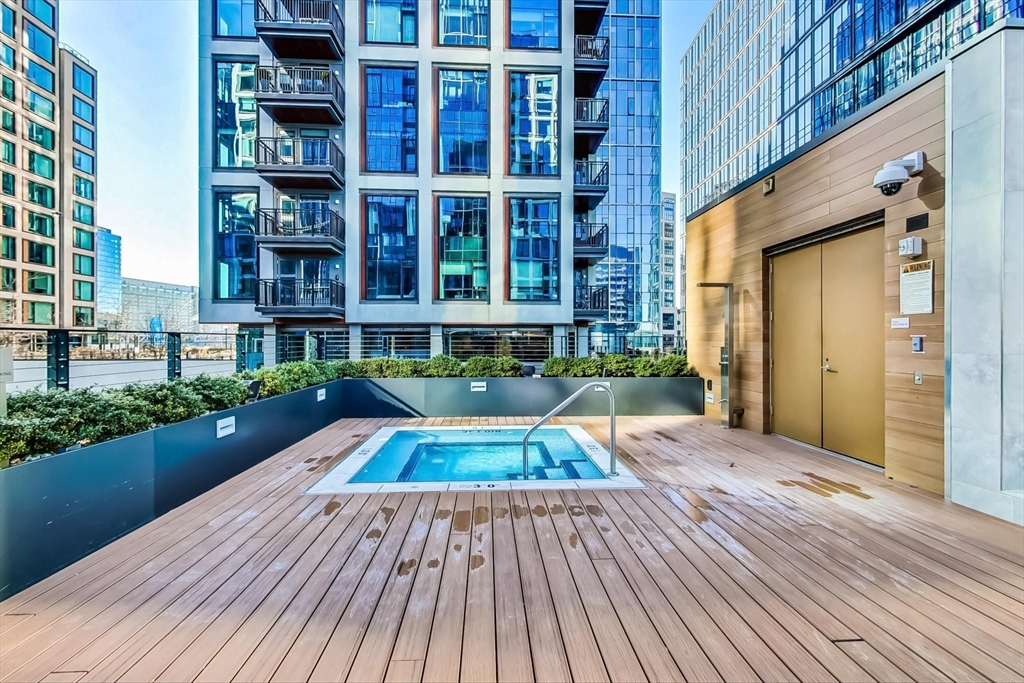 1 bed, 1 bath apartment for rent at 135 Seaport Blvd Unit 532, Seaport District — photo 38 of 42